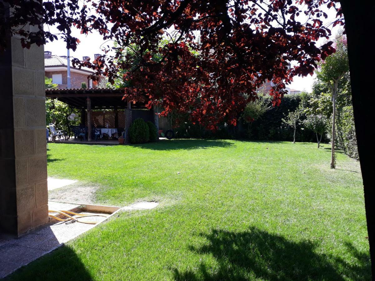 Ferienhaus Preciosa Casa Independiente Con Piscina Cubierta Y Gran Jardin Privados Haro